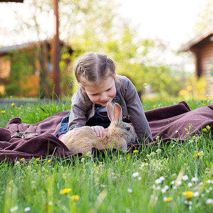 Ferienhof Hardthöhe - Urlaub auf dem Bauernhof, Klara mit Hase